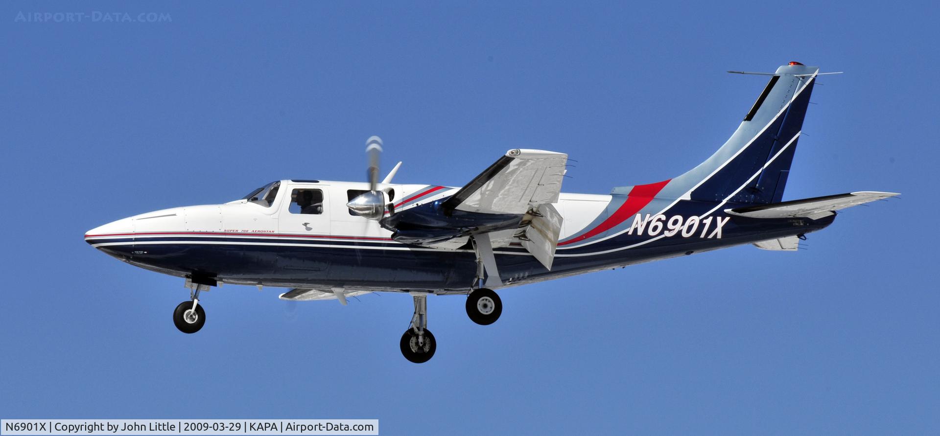 N6901X, 1983 Piper PA-60-602P Aerostar C/N 60-8365009, Approach to 17L