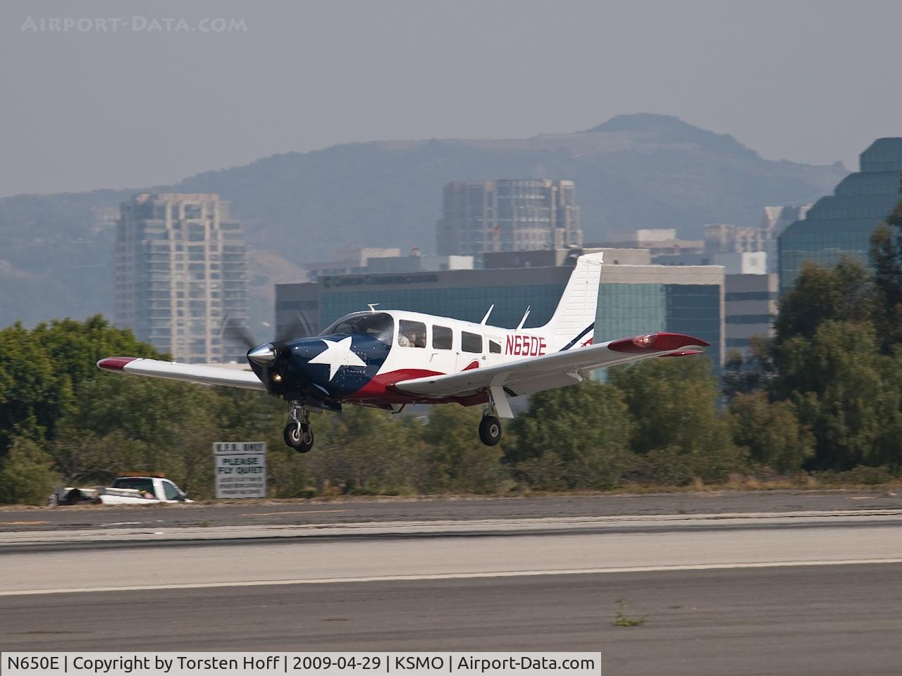N650E, 1975 Piper PA-32R-300 Cherokee Lance C/N 32R-7680006, N650E arriving on RWY 21