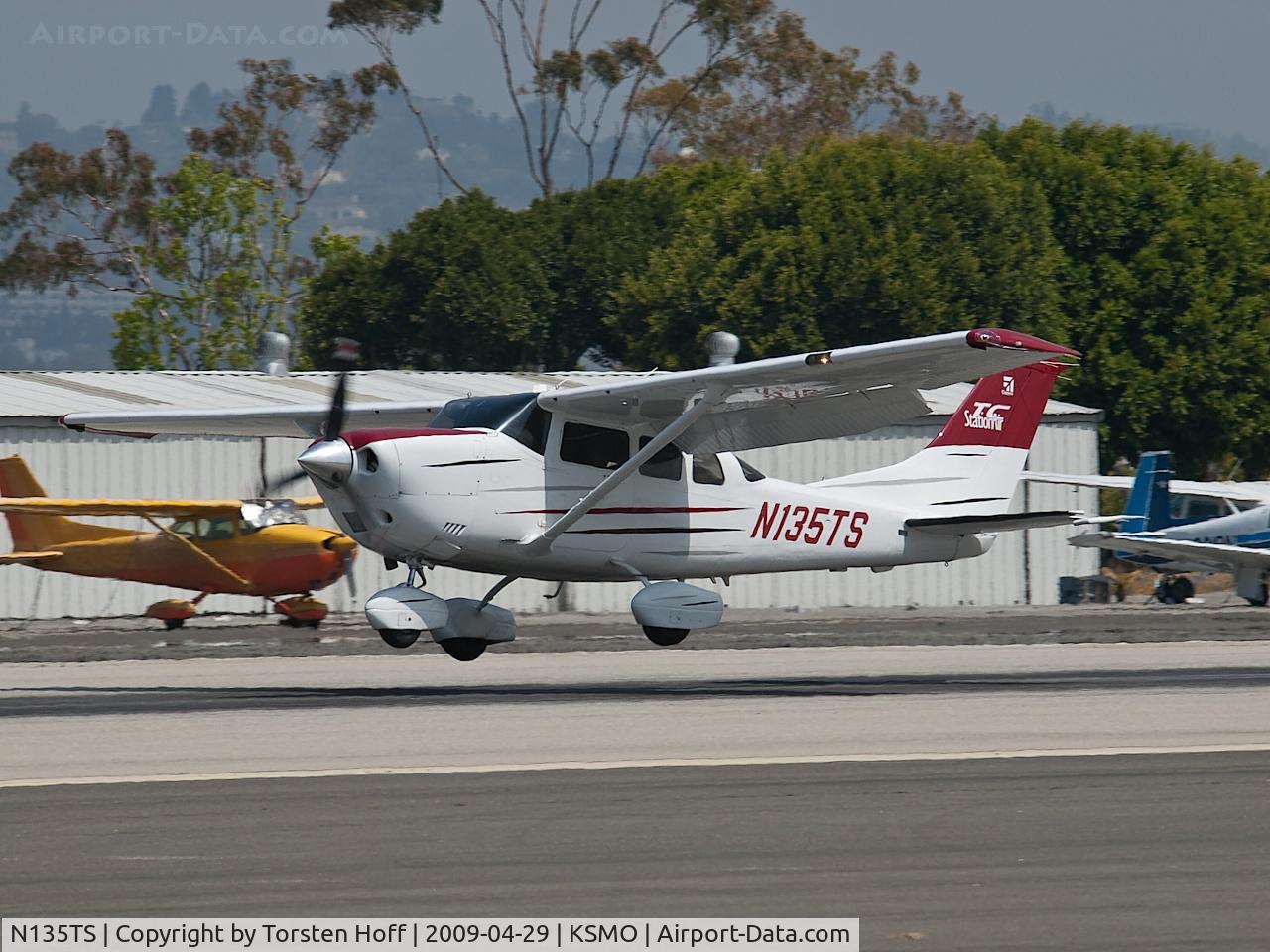 N135TS, 2003 Cessna T206H Turbo Stationair C/N T20608413, N135TS arriving on RWY 21