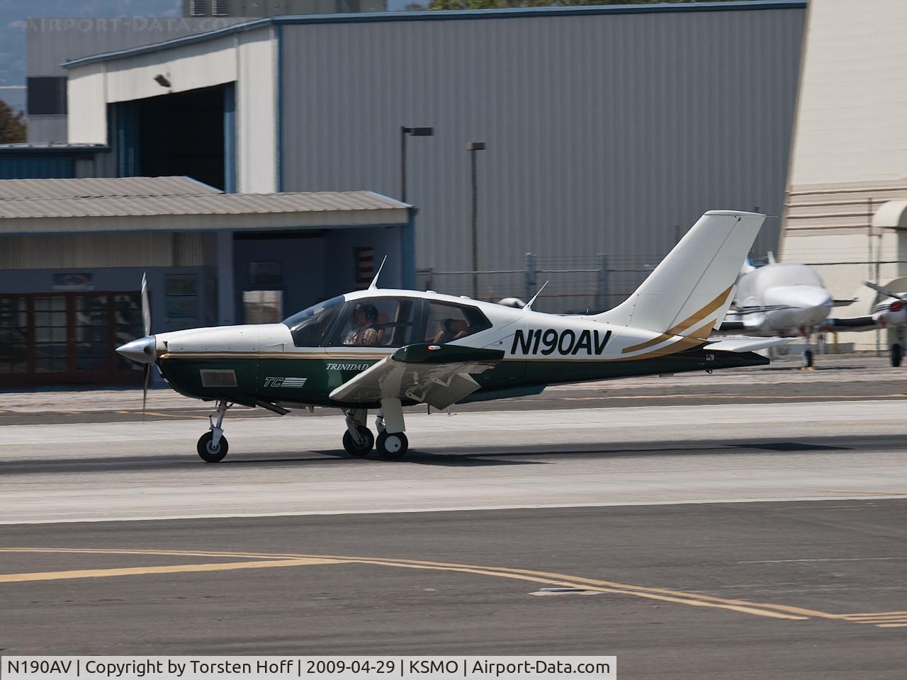 N190AV, 2002 Socata TB-21 TC Trinidad C/N 2165, N190AV arriving on RWY 21