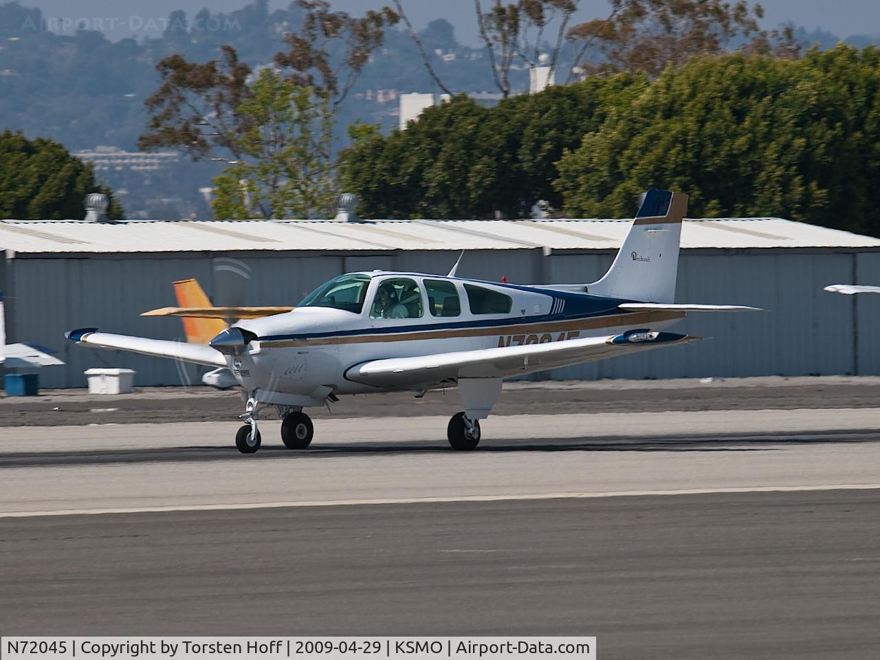 N72045, 1984 Beech F33A Bonanza C/N CE-1042, N72045 departing from RWY 21