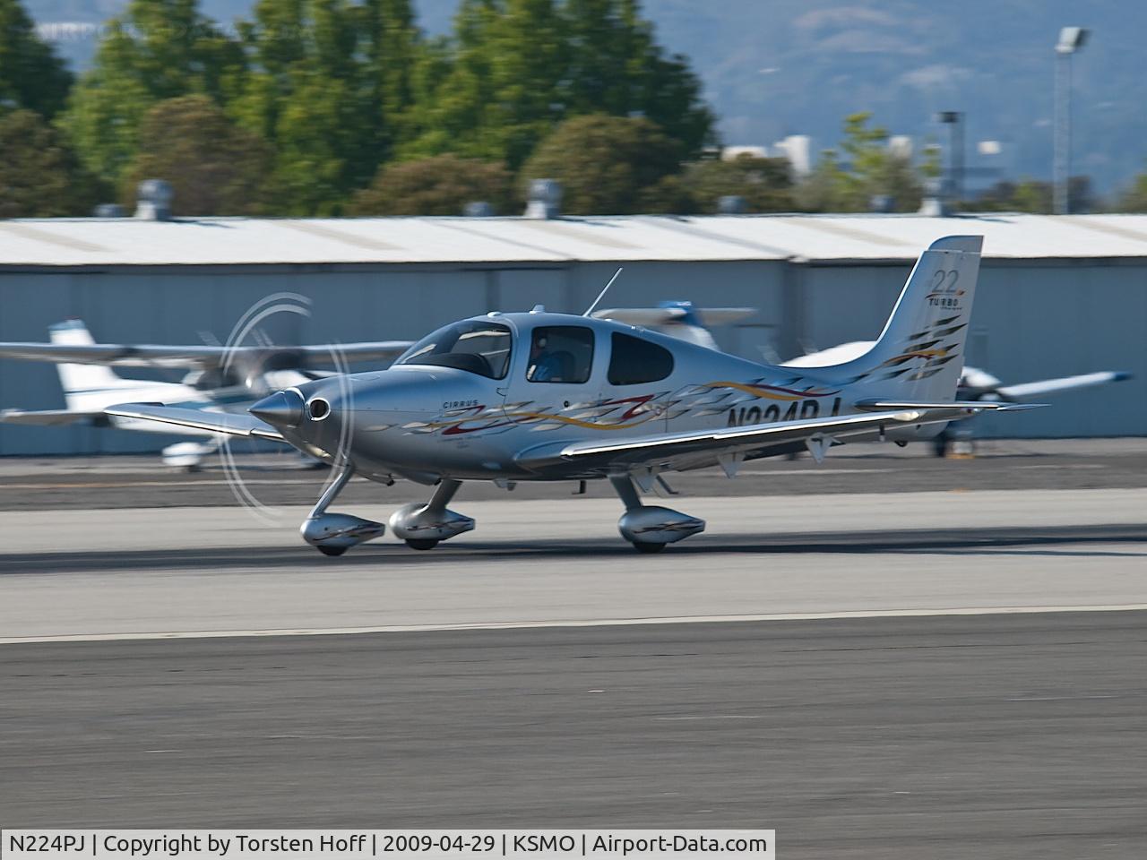 N224PJ, 2006 Cirrus SR22 C/N 2281, N224PJ departing from RWY 21