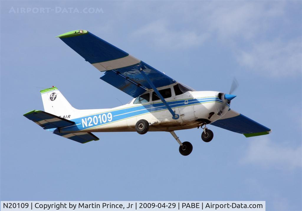 N20109, 1972 Cessna 172M C/N 17261017, Landing Runway 11 Bethel
