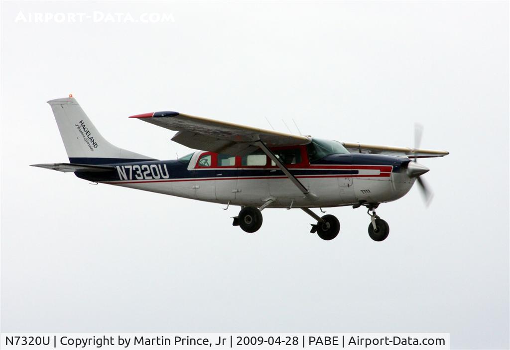 N7320U, 1977 Cessna 207A C/N 20700397, Landing Runway 36Bethel