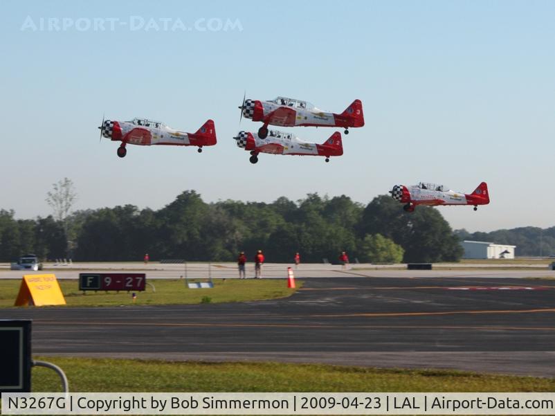 N3267G, 1943 North American SNJ-5 Texan C/N 88-15114, Aeroshell Team #1=N3267G, 2=N791MH, 3=N7462C, 5=N991GM at Sun N Fun 2009.