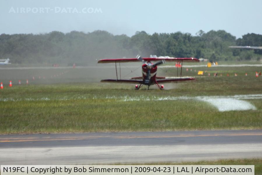 N19FC, 1999 Aviat Pitts S-2C Special C/N 6027, Landing on the grass at Sun N Fun 2009 - Lakeland, Florida