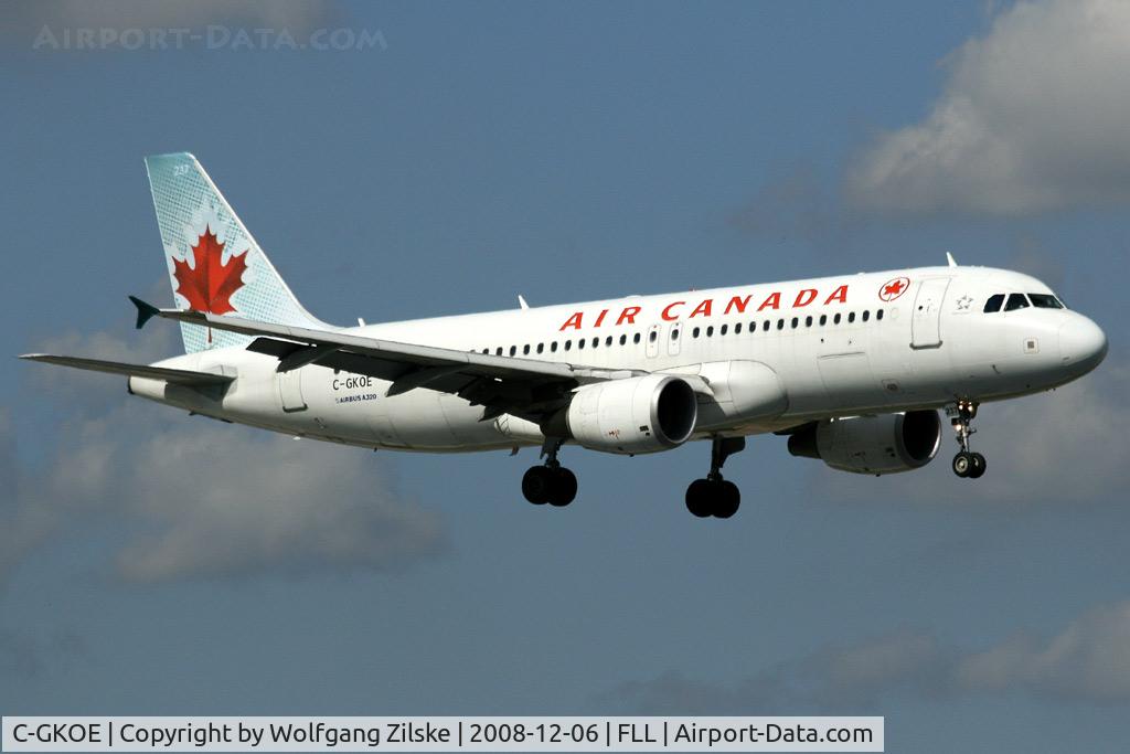 C-GKOE, 2002 Airbus A320-214 C/N 1874, visitor