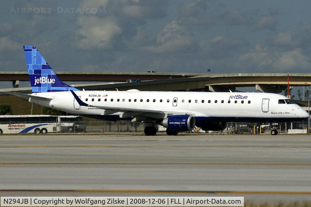 N294JB, 2008 Embraer ERJ-190-100 IGW 190AR C/N 19000185, visitor