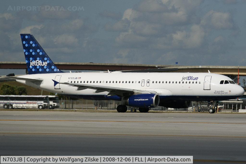 N703JB, 2008 Airbus A320-232 C/N 3381, visitor