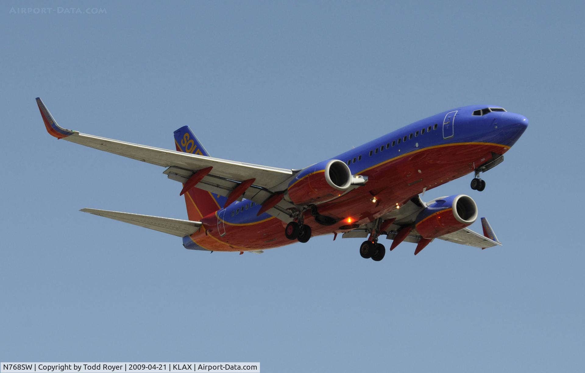 N768SW, 2000 Boeing 737-7H4 C/N 30587, Landing 24R at LAX