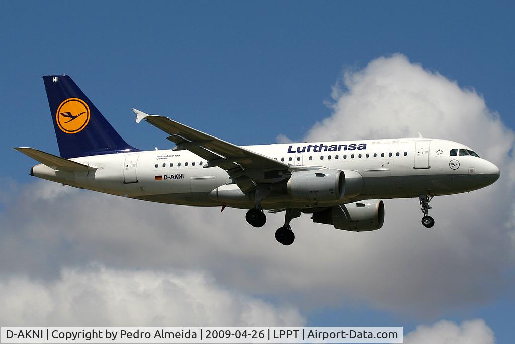 D-AKNI, 1999 Airbus A319-112 C/N 1016, aproach rwy 03