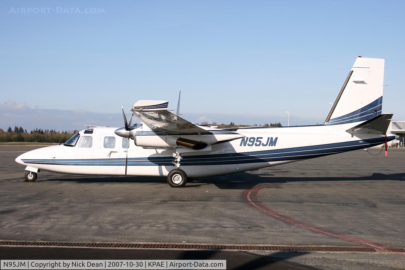 N95JM, 1975 Rockwell 690A Turbo Commander C/N 11289, KPAE