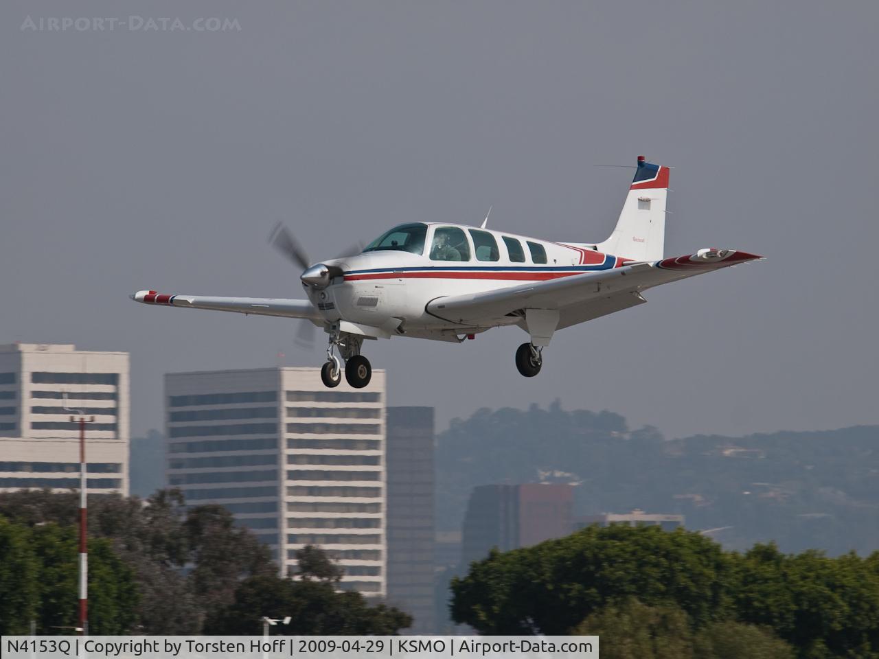 N4153Q, 1992 Beech A36 Bonanza 36 C/N E-2687, N4153Q arriving on RWY 21