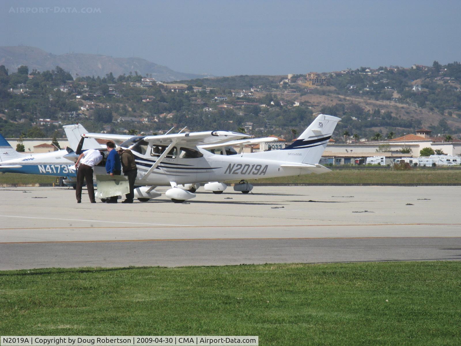 N2019A, 2005 Cessna 182T Skylane C/N 18281698, 2005 Cessna 182T SKYLANE, Lycoming IO-540-AB1A5 230 Hp, preflight