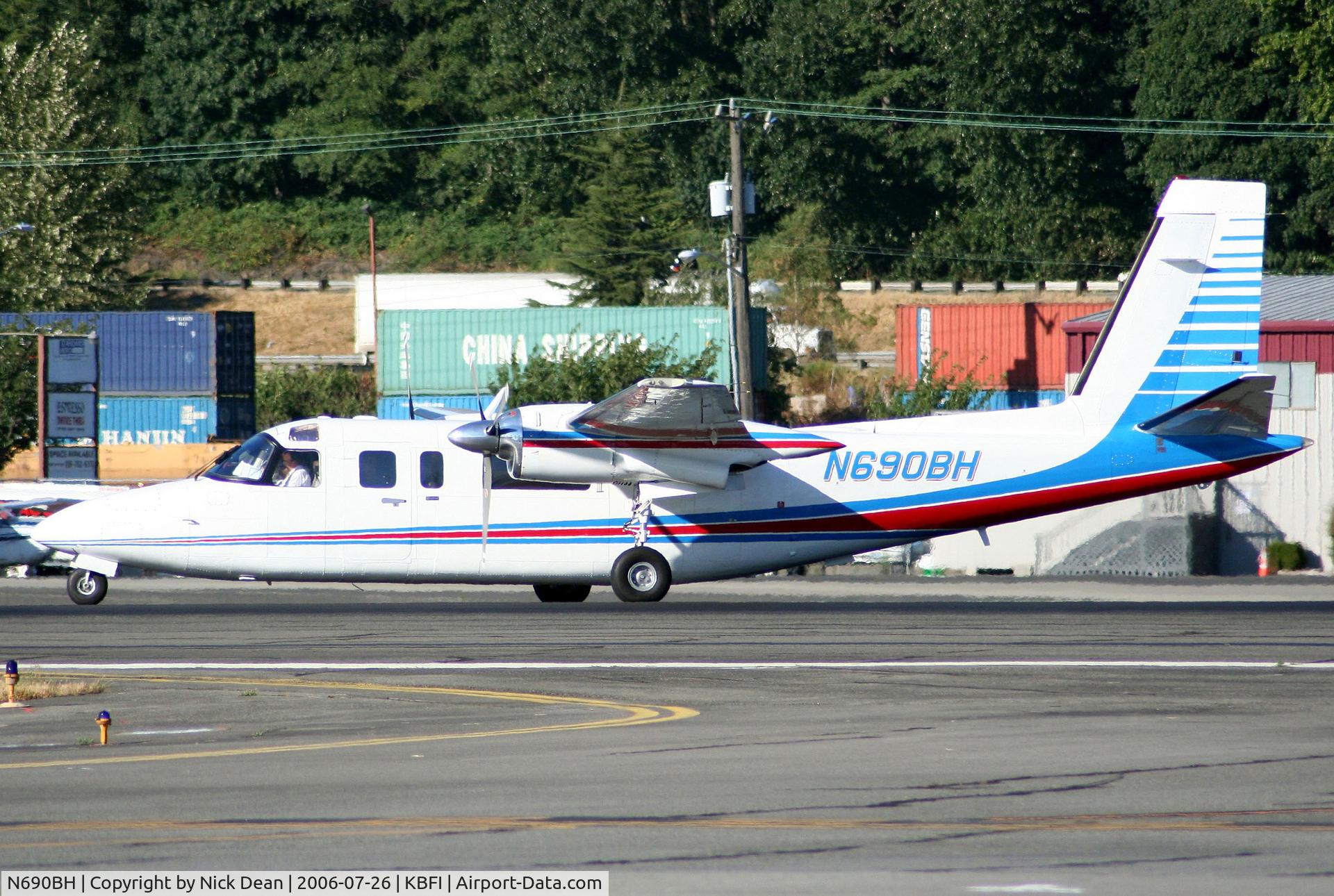 N690BH, 1975 Rockwell International 690B C/N 11361, KBFI