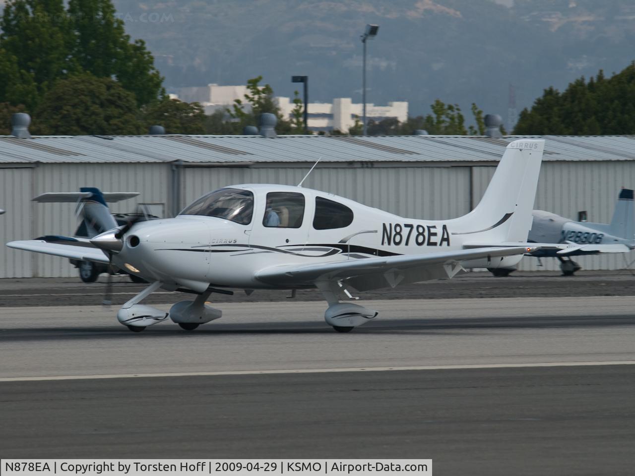 N878EA, 2007 Cirrus SR20 C/N 1808, N878EA arriving on RWY 21