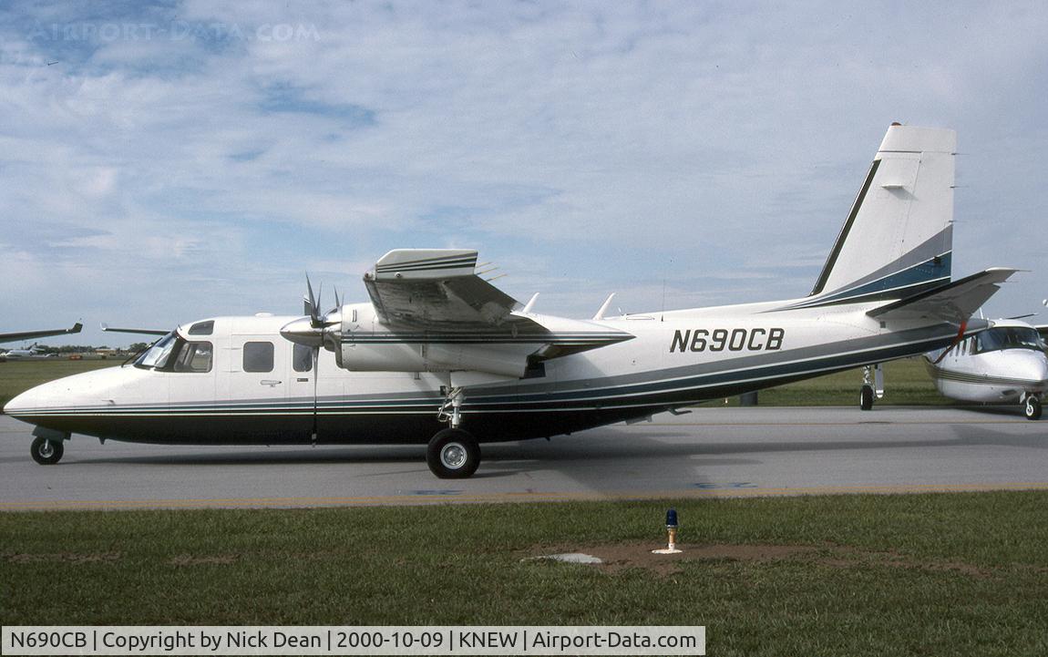 N690CB, Rockwell International 690B C/N 11477, KNEW