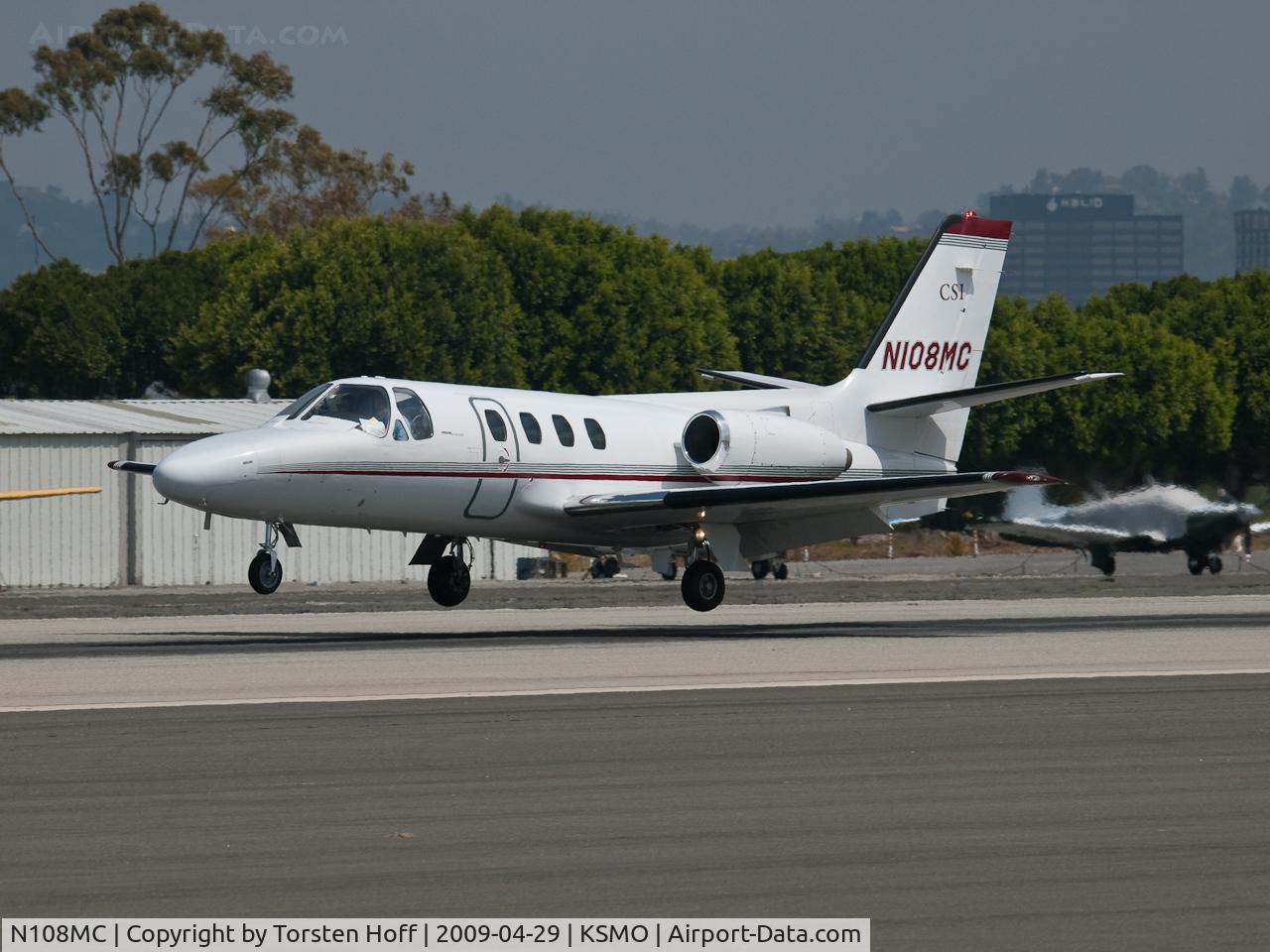 N108MC, 1976 Cessna 500 C/N 500-0322, N108MC arriving on RWY 21