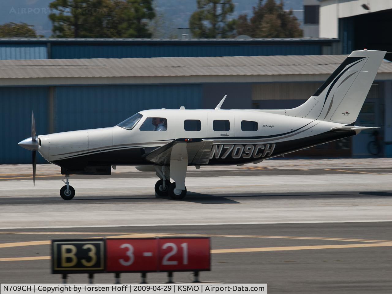 N709CH, 2007 Piper PA-46-350P Malibu Mirage C/N 4636431, N709CH departing from RWY 21