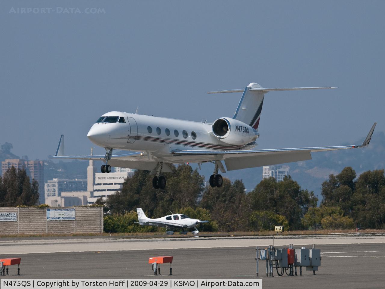 N475QS, 1995 Gulfstream Aerospace G-IV C/N 1275, N475QS arriving on RWY 21