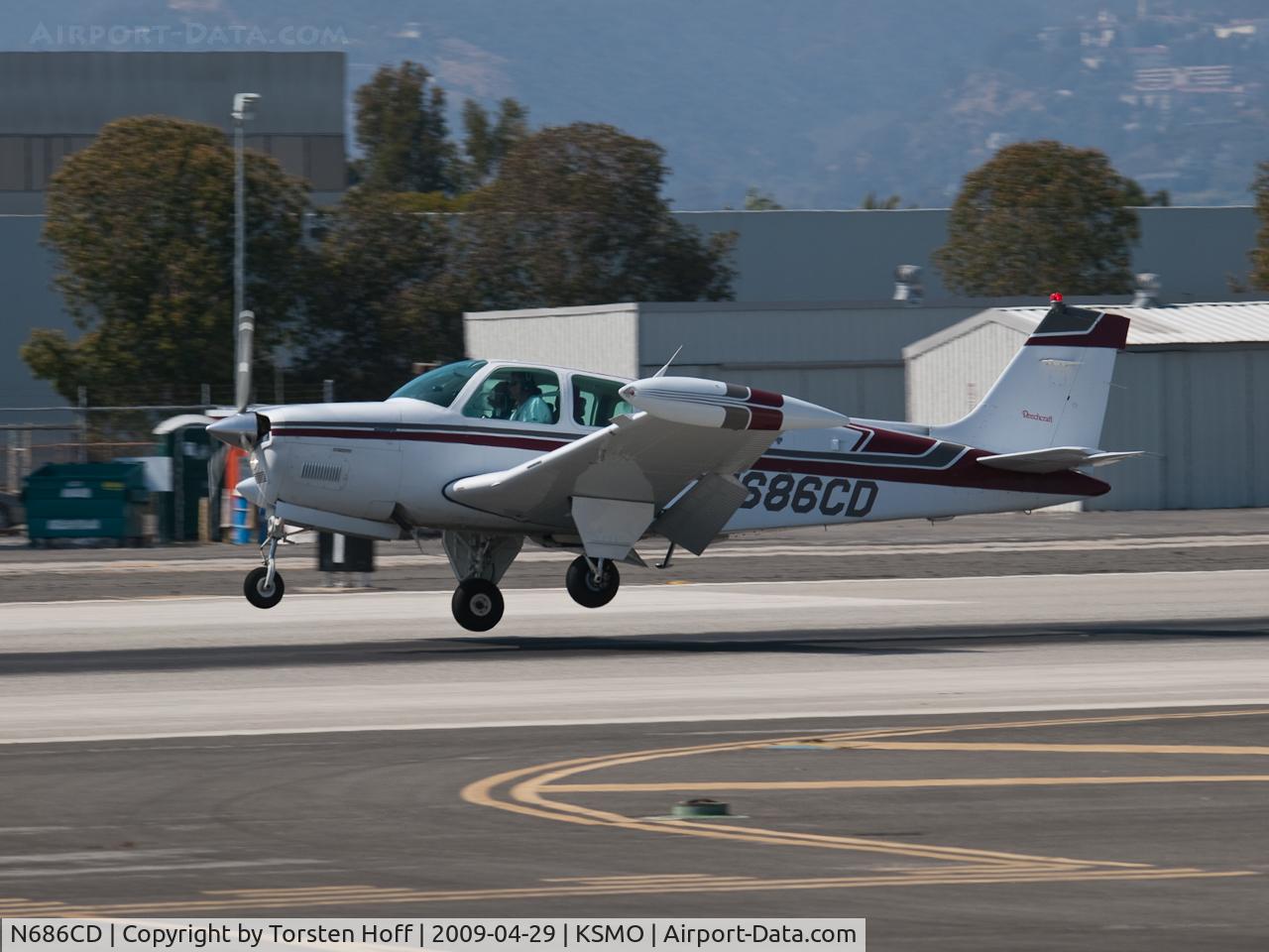 N686CD, 1994 Beech A36 Bonanza 36 C/N E-2895, N686CD arriving on RWY 21