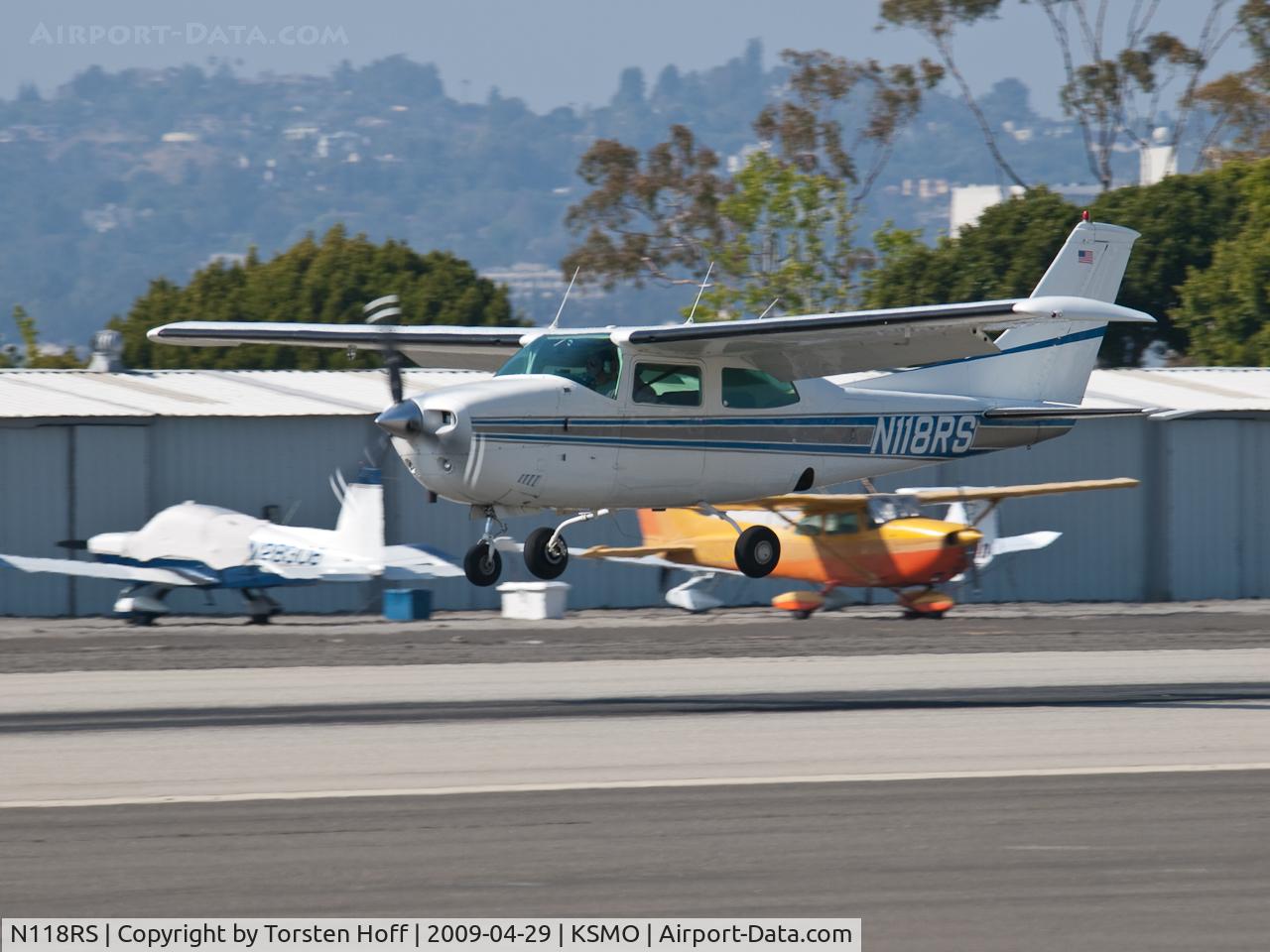 N118RS, 1974 Cessna T210L Turbo Centurion C/N 21060583, N118RS arriving on RWY 21