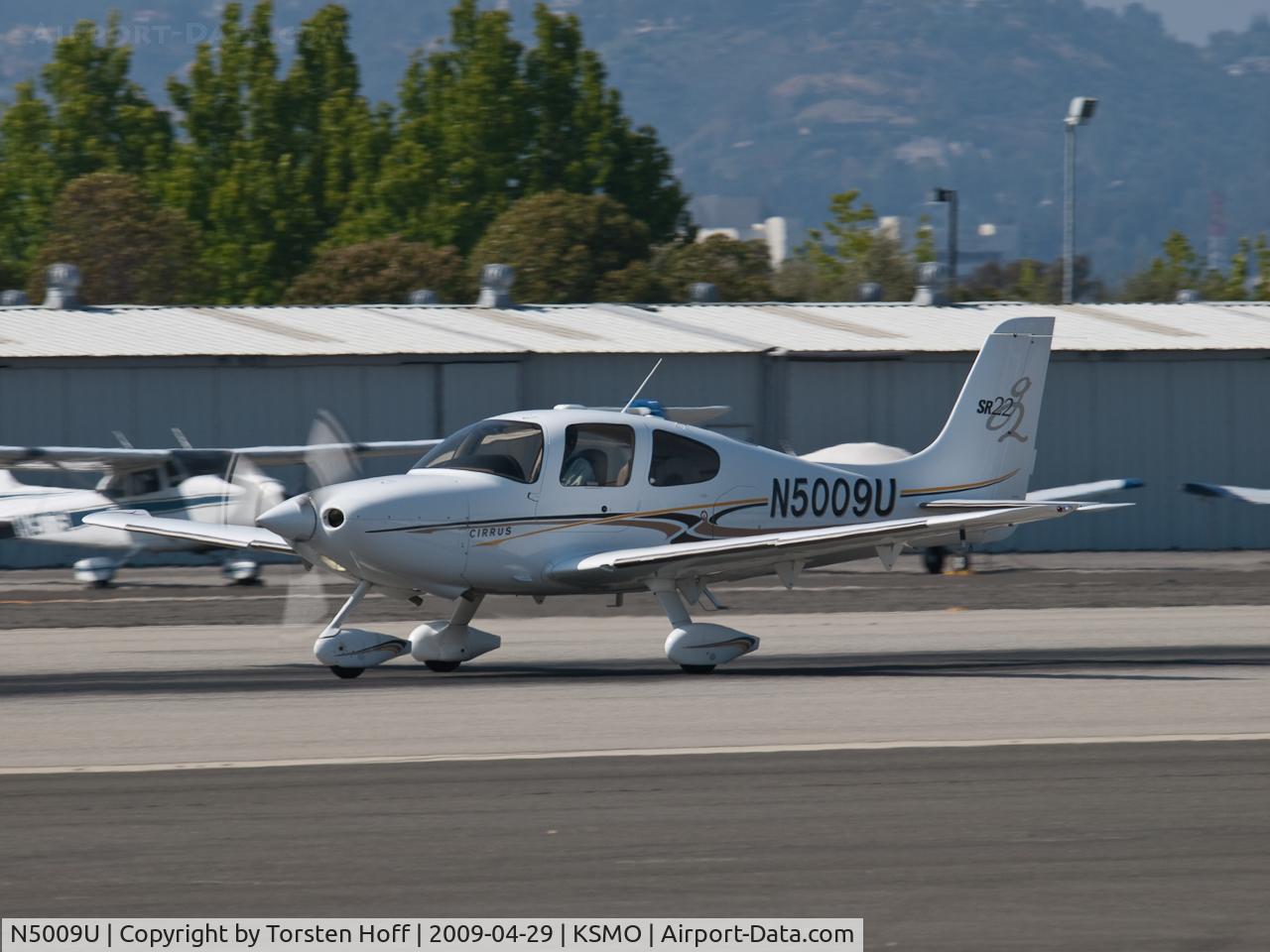 N5009U, 2004 Cirrus SR22 C/N 0847, N5009U departing from RWY 21