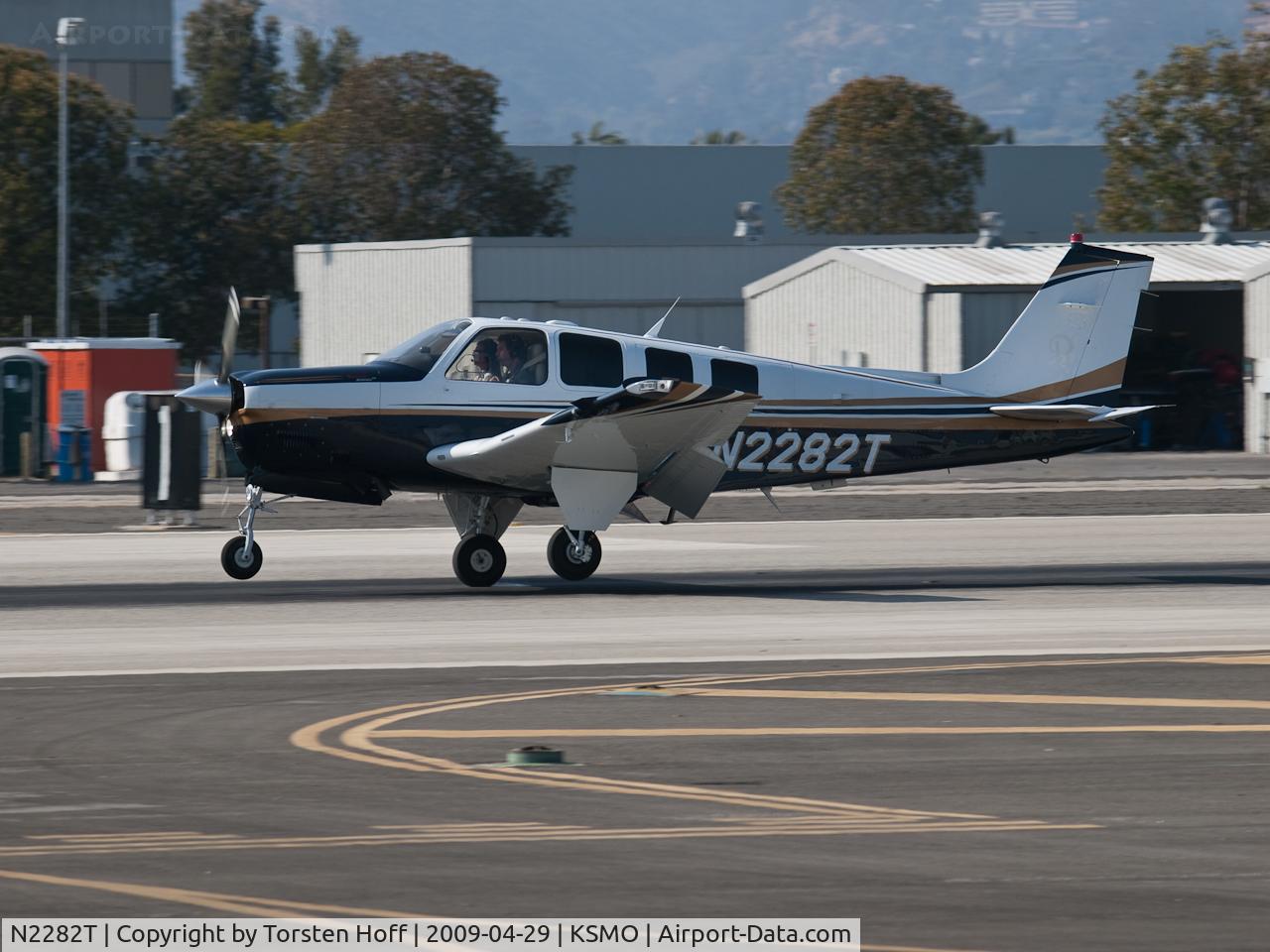 N2282T, Raytheon G36 C/N E-3724, N2282T arriving on RWY 21