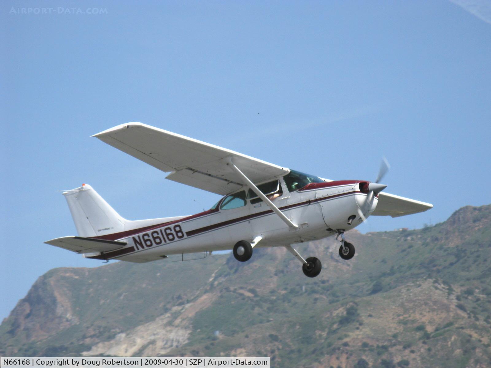 N66168, 1983 Cessna 172P C/N 17275974, 1983 Cessna 172P SKYHAWK II, Lycoming O-320-D2J 160 Hp, takeoff climb Rwy 22