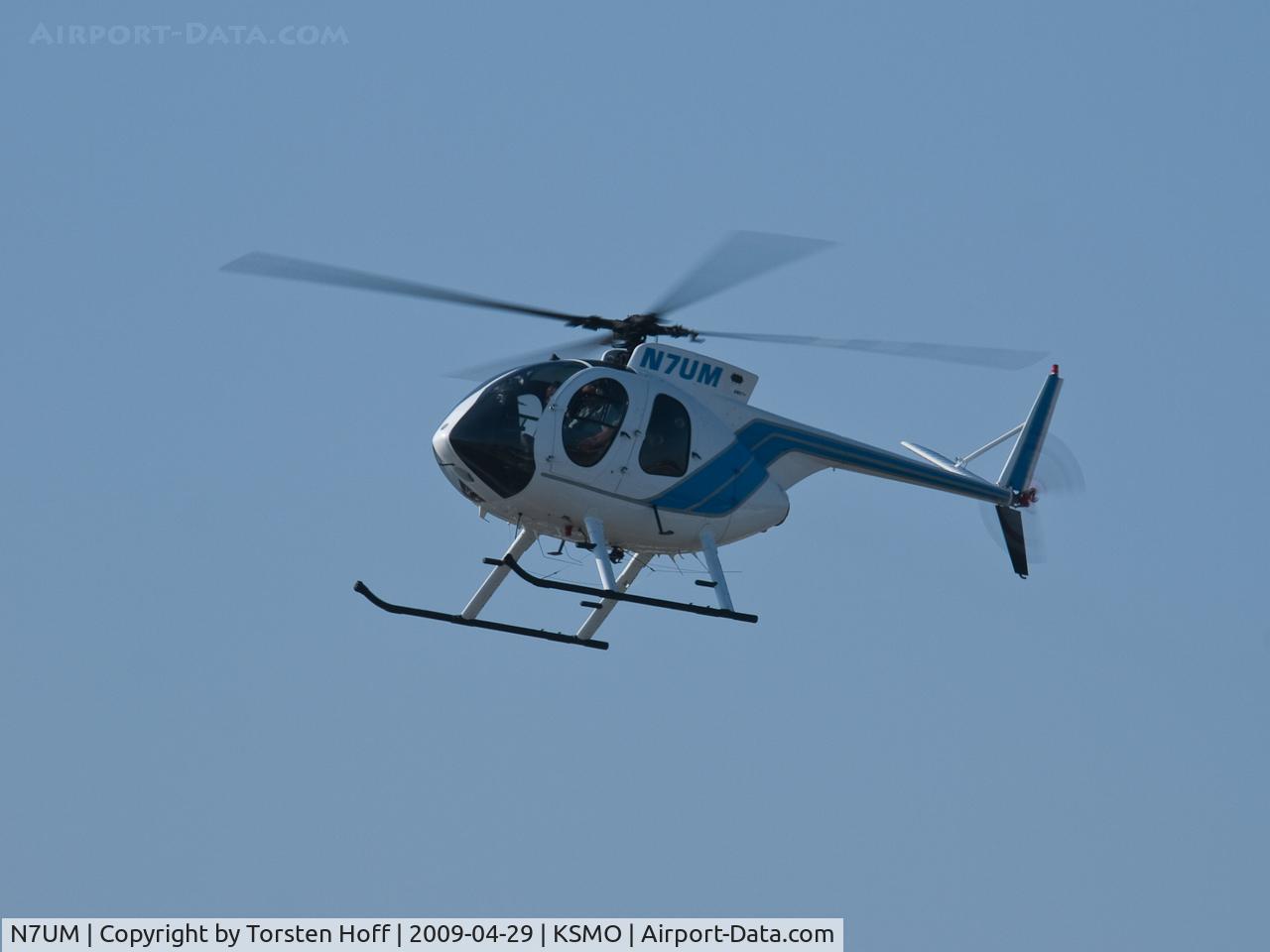 N7UM, 1975 Hughes 369HS C/N 850767S, N7UM arriving on RWY 21