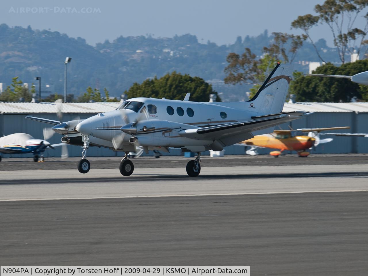 N904PA, Raytheon C90GT King Air C/N LJ-1792, N904PA arriving on RWY 21