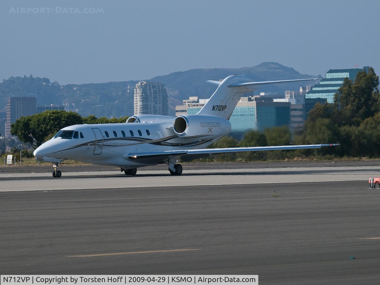 N712VP, 1997 Cessna 750 Citation X Citation X C/N 750-0012, N712VP departing from RWY 21