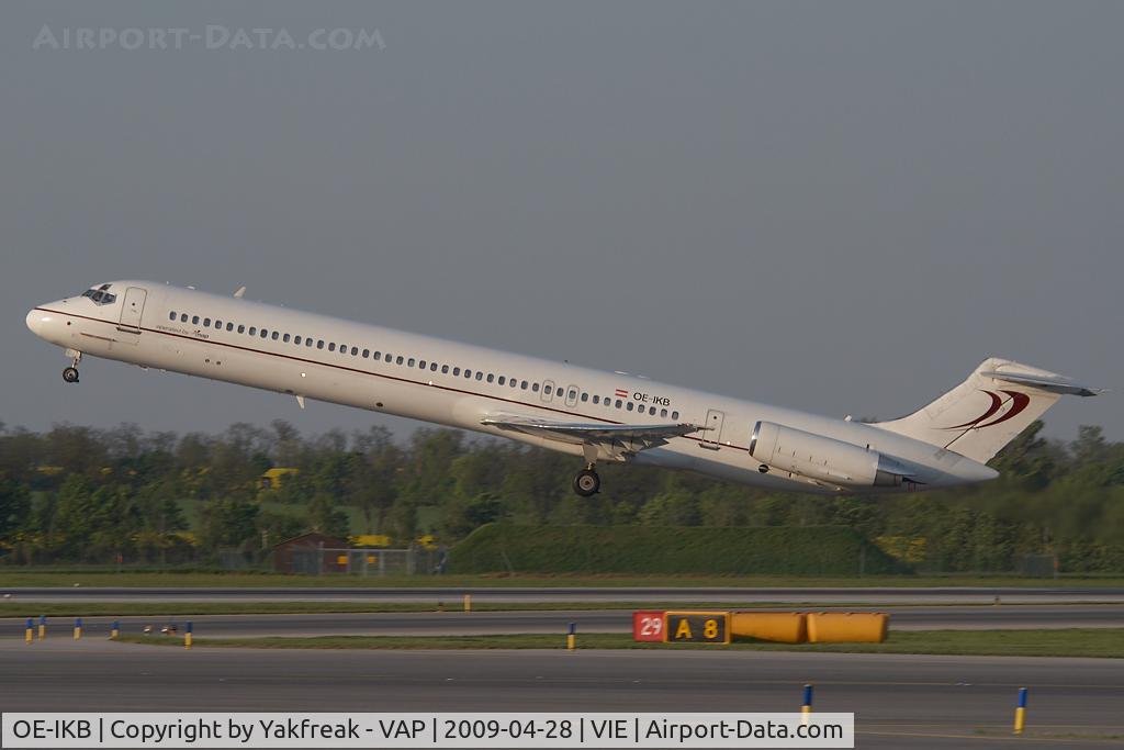 OE-IKB, 1986 McDonnell Douglas MD-83 (DC-9-83) C/N 49448, Mapjets MD80