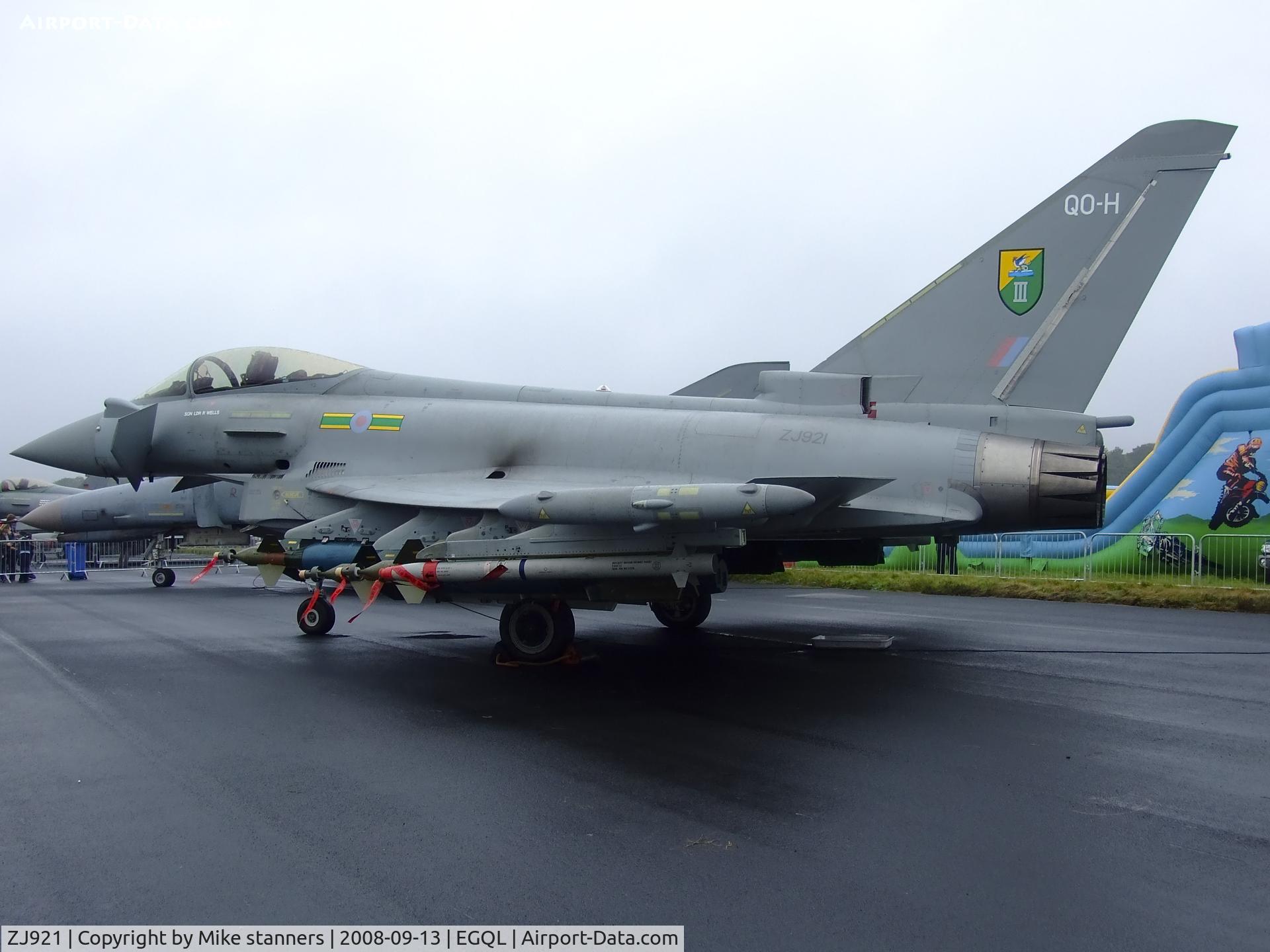 ZJ921, 2005 Eurofighter EF-2000 Typhoon FGR4 C/N 0069/BS012, My fave Typhoon pic,a 3sqn FGR.4 Loaded with 6 Paveway II LGB's