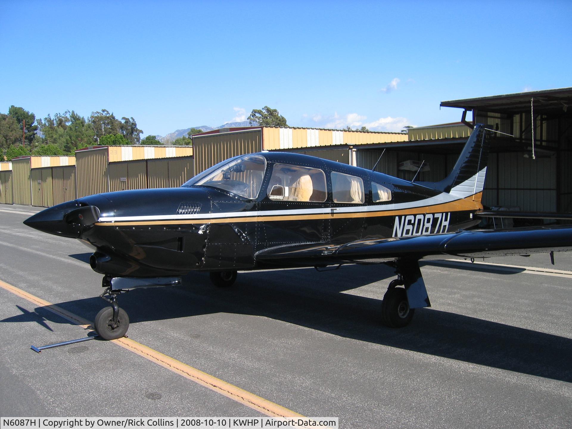 N6087H, 1977 Piper PA-28R-201T Cherokee Arrow III C/N 28R-7803087, Black w/gold/silver trim