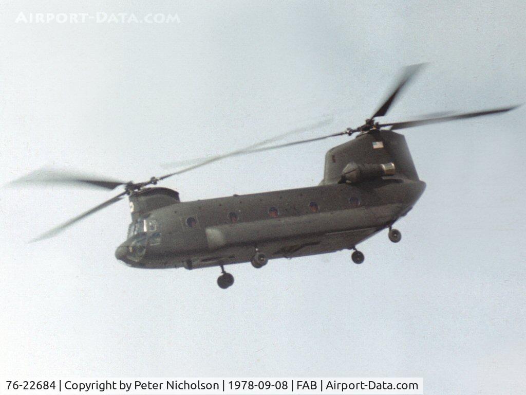 76-22684, 1976 Boeing Vertol CH-47C Chinook C/N B.725, CH-47C Chinook of 180 Aviation Company displaying at the 1978 Farnborough Airshow.