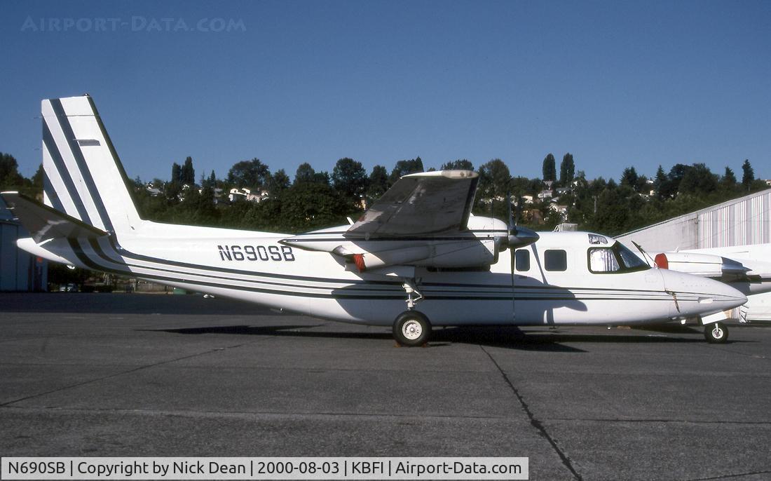 N690SB, 1978 Rockwell 690B Turbo Commander C/N 11477, KBFI