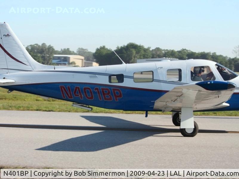 N401BP, 2002 Piper PA-32R-301T Turbo Saratoga C/N 3257289, Arriving at Sun N Fun '09 - Lakeland, Florida