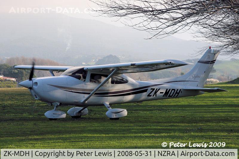 ZK-MDH, Cessna 182S Skylane C/N 18280617, Coringa Holdings Ltd., Drury