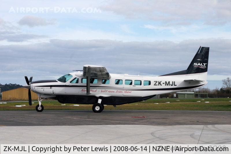 ZK-MJL, 2000 Cessna 208B Grand Caravan C/N 208B-0861, Salt Air Ltd., Paihia