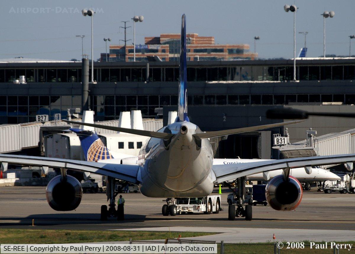 SE-REE, 2003 Airbus A330-343X C/N 515, Push back