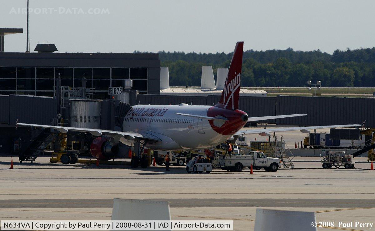 N634VA, 2008 Airbus A320-214 C/N 3359, Getting worked over shortly after arrival