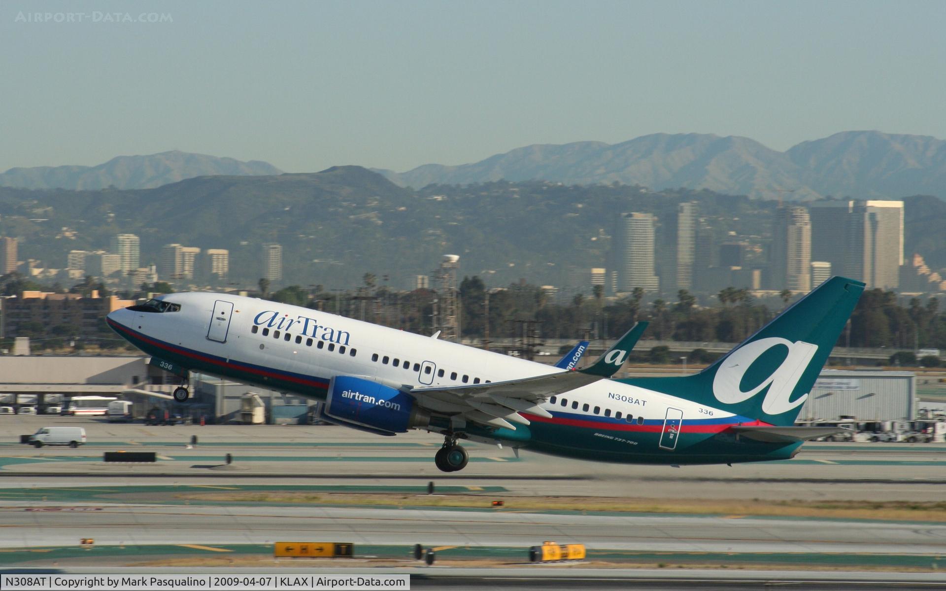 N308AT, 2006 Boeing 737-7BD C/N 35109, Boeing 737-700