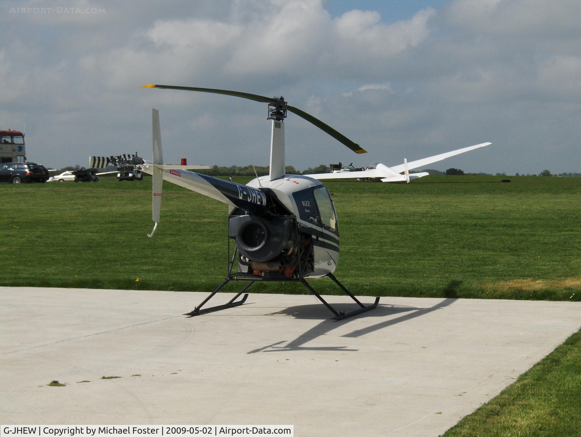 G-JHEW, 1987 Robinson R22 Beta C/N 0672, Booker Airfield, High Wycombe