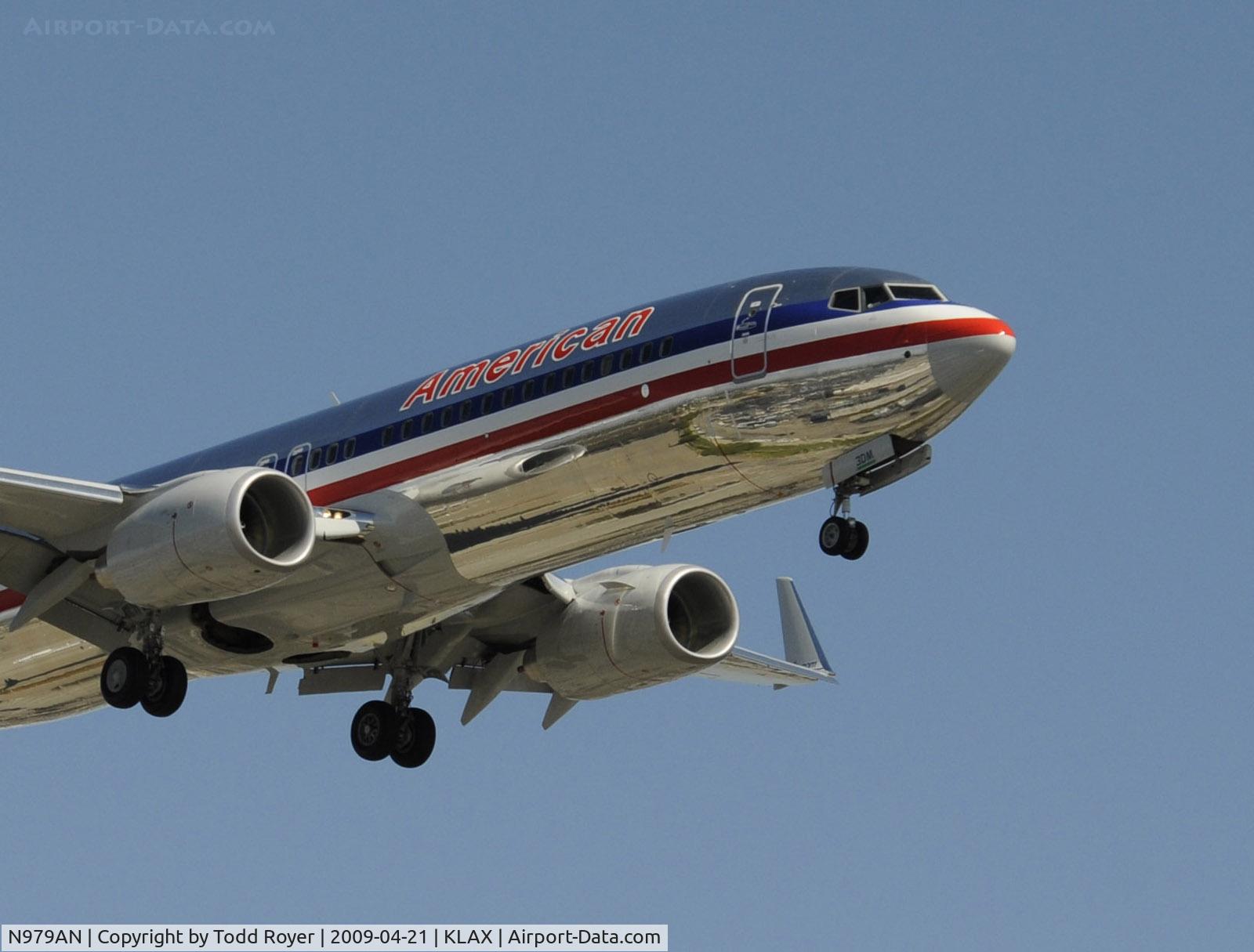 N979AN, 2009 Boeing 737-823 C/N 29568, Brand new mirror finish
