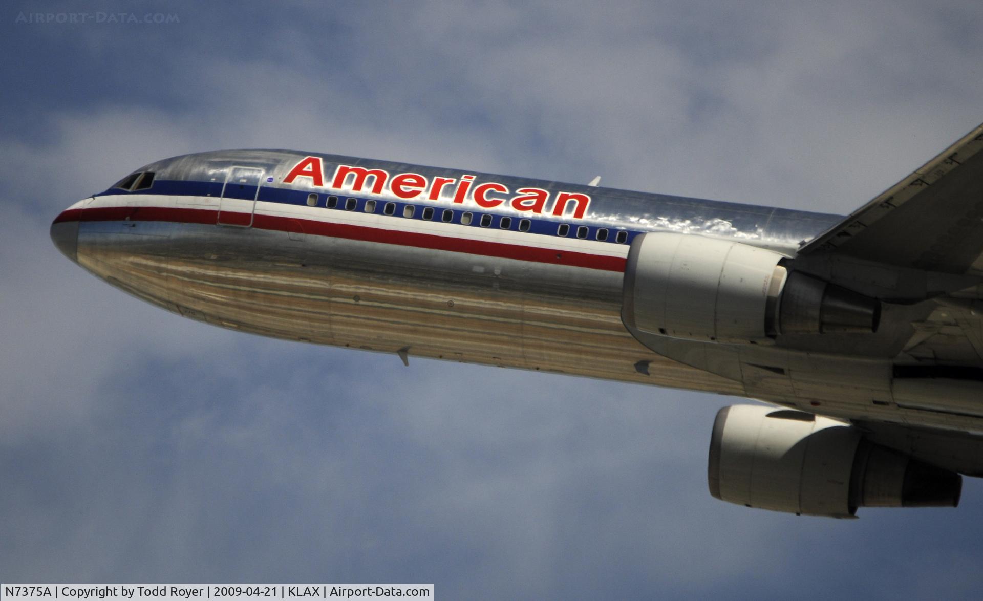 N7375A, 1992 Boeing 767-323 C/N 25202, Departing LAX on 25R