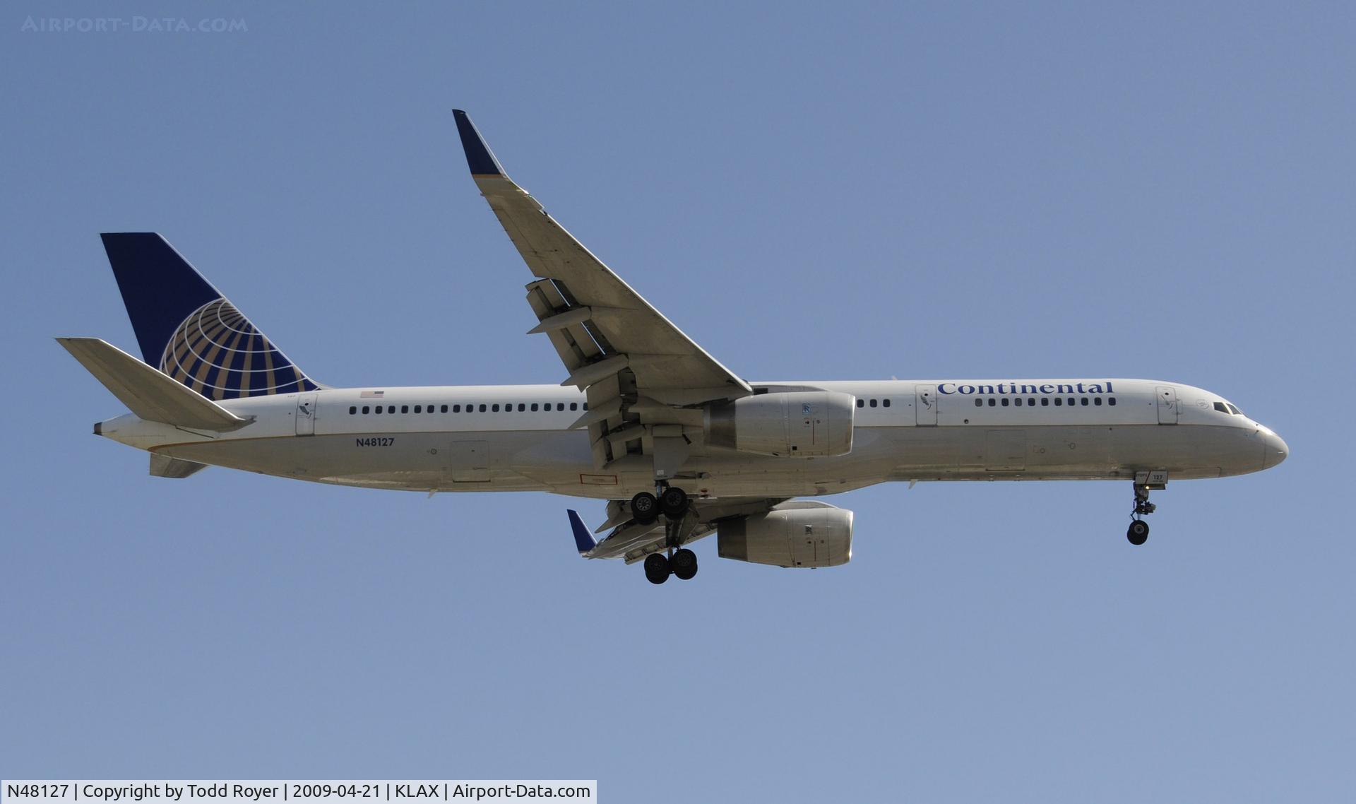N48127, 1998 Boeing 757-224 C/N 28968, Landing 24R at LAX