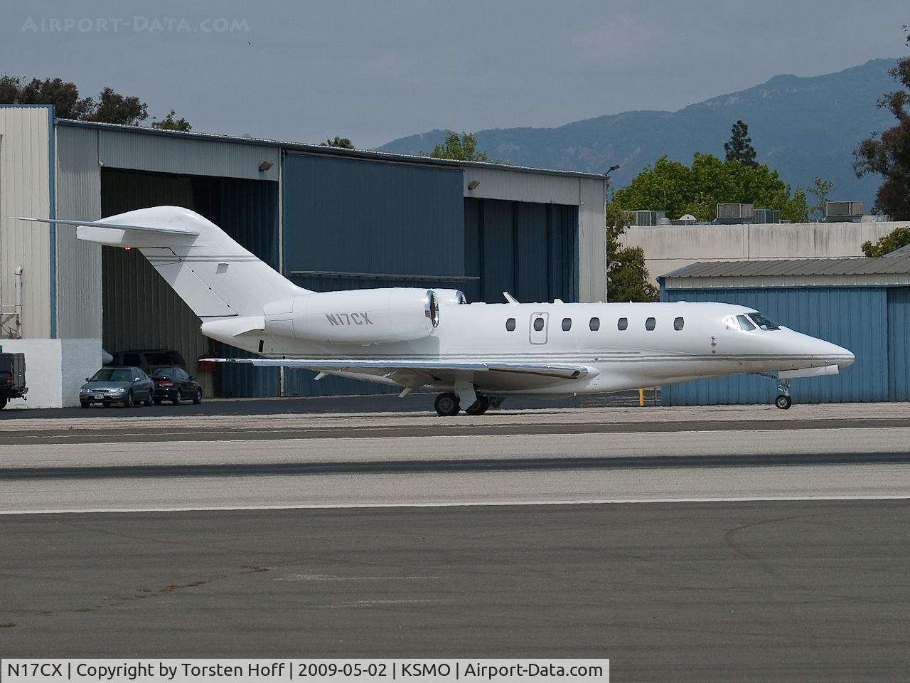 N17CX, 2007 Cessna 750 Citation X C/N 750-0267, N17CX taxiing