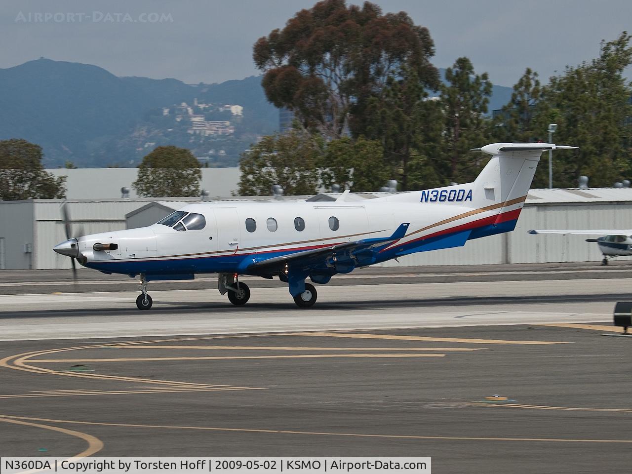 N360DA, 1999 Pilatus PC-12/45 C/N 270, N360DA departing from RWY 21
