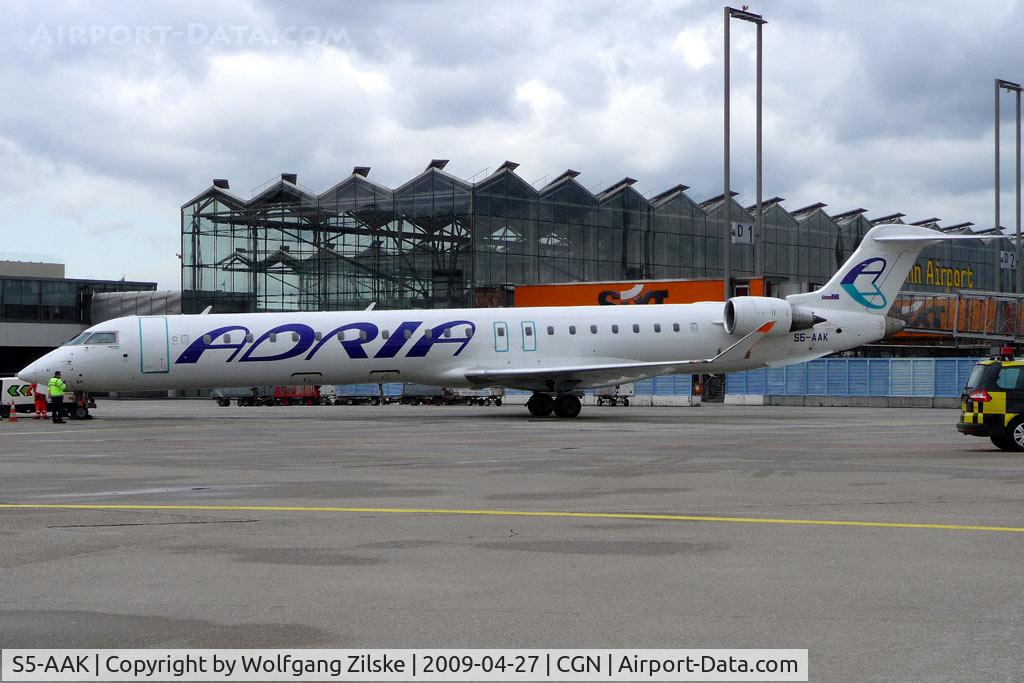 S5-AAK, 2007 Canadair CRJ-900ER (CL-600-2D24) C/N 15128, visitor
